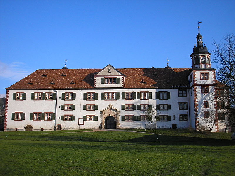 Schloss Wilhelmsburg, Außenfassade © Michael Sander [CC BY-SA 3.0 (https://creativecommons.org/licenses/by-sa/3.0)]